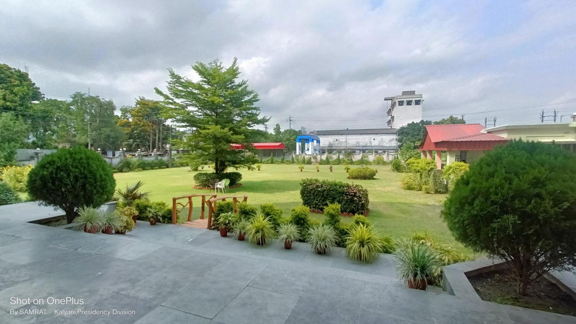 Hotel Trisplanet Kalyani Exterior foto